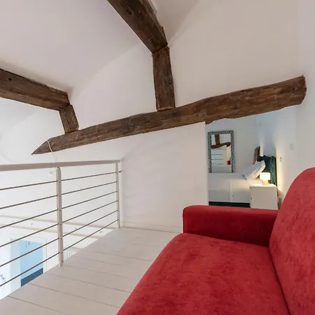 Testoni5 Apartamento *