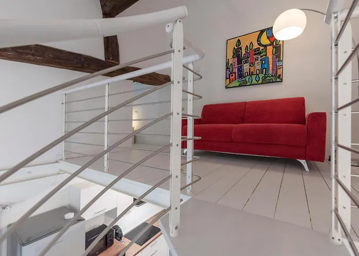 Testoni5 بولونيا